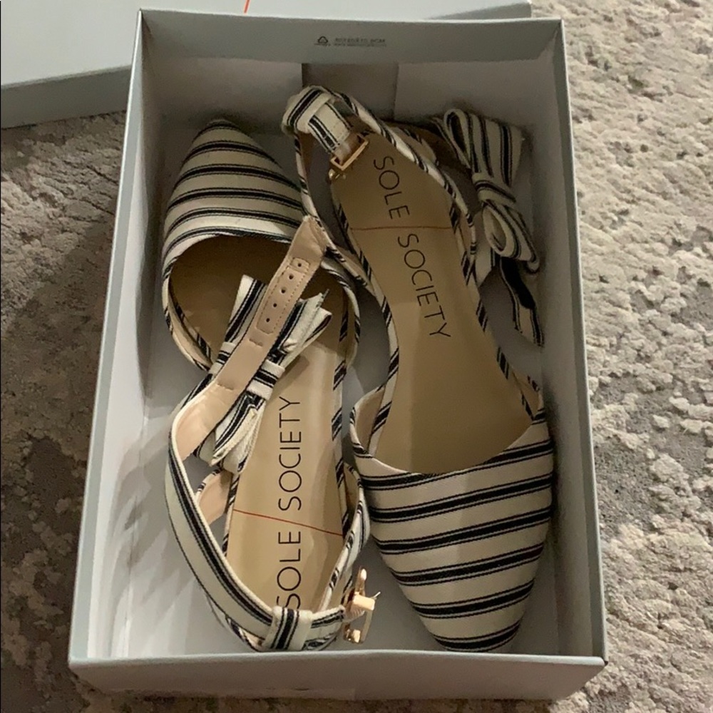 Sole society flats
